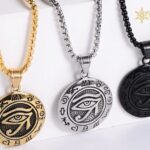 collar con colgante ojo de Horus