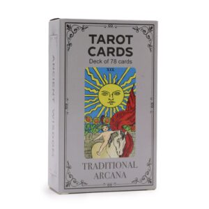 Cartas de tarot clásicas a color, El Sol y la Rueda de la Fortuna, junto al mazo con reverso gris plata