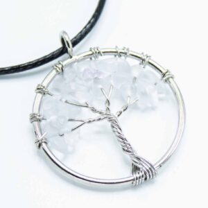 Inicio 16 Colgante árbol de la vida de alambre plateado con lascas de cristal de roca y cordón negro