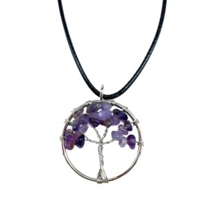 Colgante árbol de la vida de alambre plateado con lascas de amatista y cordón negro