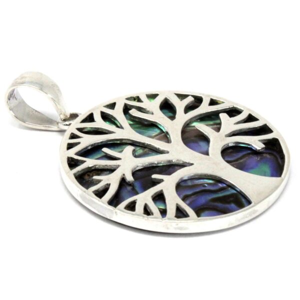 Colgante redondo de plata con árbol de la vida calado sobre abalón azul y verde
