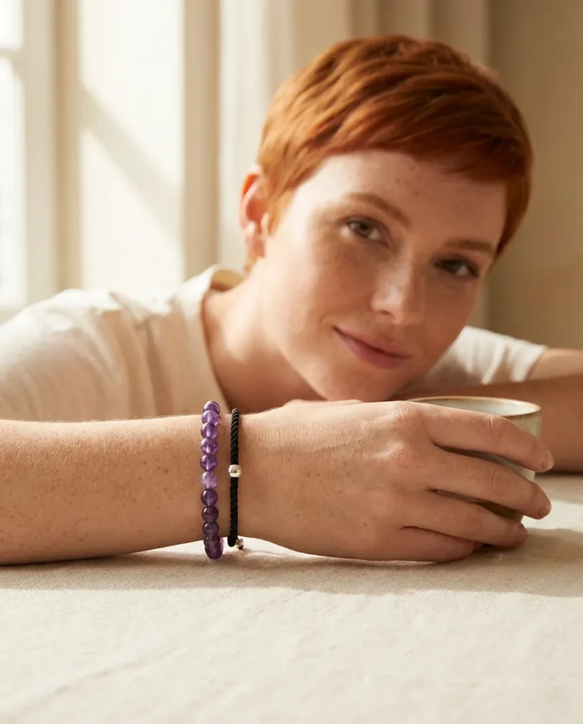 Inicio 8 Pulseras: modelo con pulsera de amatista