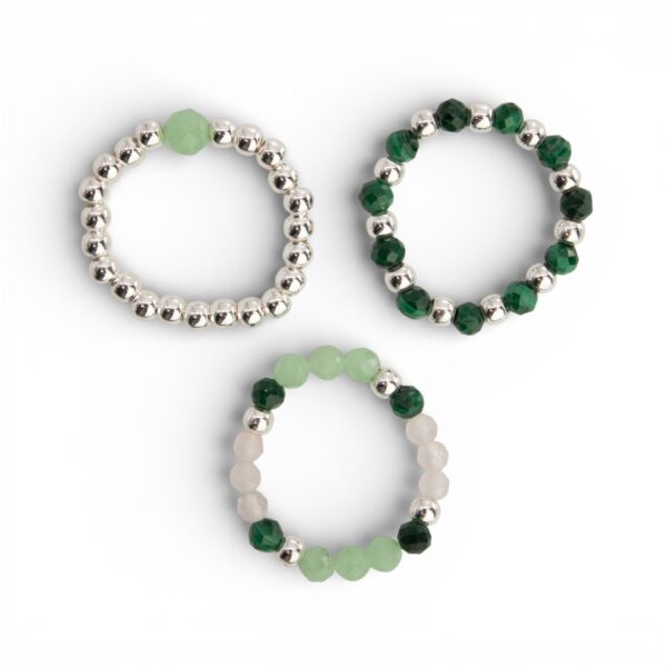 Tres anillos elásticos con cuentas de aventurina, malaquita, cuarzo rosa y bolitas plateadas
