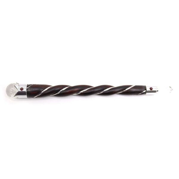 Varita de madera oscura en espiral con filete metálico, esfera de cristal de roca y punta de cuarzo