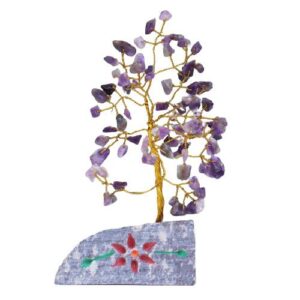 Árbol de amatista con ramas de alambre dorado y lascas violetas sobre una base de jaspe gris con una flor roja pintada