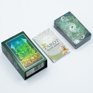 Caja verde de la baraja de tarot de Cthulhu Kesulu Mythology junto a la baraja con tentáculos y calaveras en el reverso