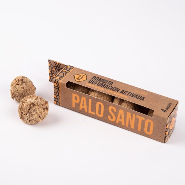 Caja kraft de bombitas de sahumerio de palo santo junto a dos bombitas de hierbas