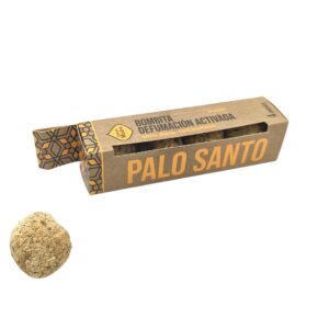 Caja kraft de bombitas de sahumerio de palo santo junto a dos bombitas de hierbas