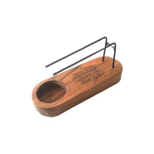 Calentador de palo santo de madera de teca con una mano de Fátima grabada, hueco para vela de té y soporte metálico negro
