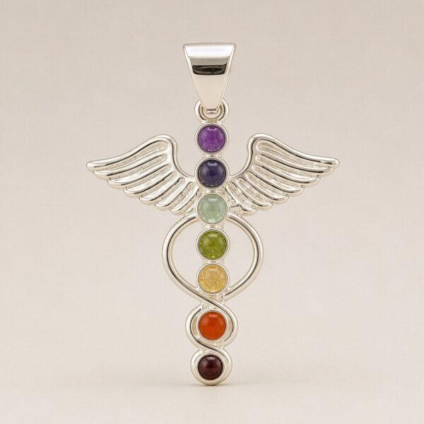 Colgante de ángel con alas plateadas y siete cabujones de colores en columna, del morado al rojo