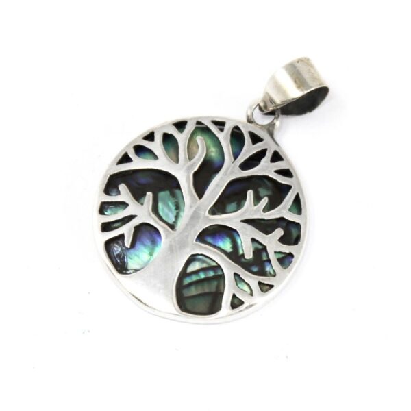 Colgante redondo de plata con árbol de la vida calado sobre fondo de abalón azul y verde