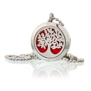 Collar difusor de acero inoxidable con el árbol de la vida calado en un medallón redondo y cadena de bolas
