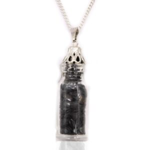 Inicio 19 Collar con frasco de cristal relleno de fragmentos de ónix negro, casquillo plateado calado y cadena