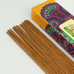 Caja de incienso masala de palo santo y sándalo, amarilla con mandalas morados y verdes