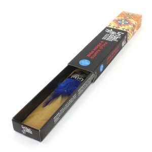 Caja de incienso de palo santo y pino piñón, negra con franja de dibujo geométrico de colores