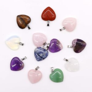 Doce colgantes de corazón de piedra con asa plateada: cuarzo rosa, amatista, aventurina, sodalita, ojo de tigre, jaspe rojo y opalita