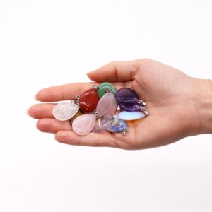 Doce colgantes de piedra en forma de lágrima con asa plateada: cuarzo rosa, amatista, aventurina, sodalita, ojo de tigre, jaspe rojo y opalita