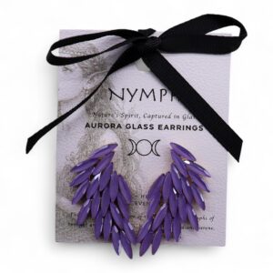Pendientes en forma de ala de ángel con plumas finas de vidrio lavanda satinado, par en espejo
