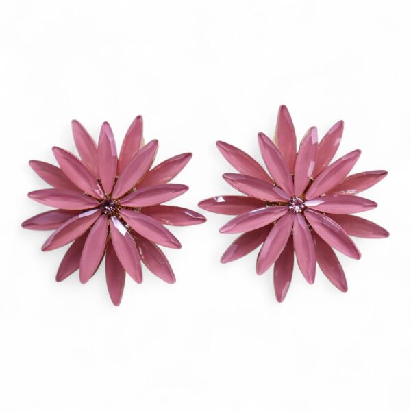 Pendientes flor de vidrio rosa con pétalos en punta en dos capas y centro dorado