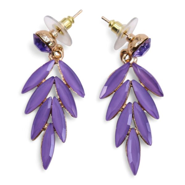 Pendientes de hada con brillo violeta en el poste y caída de hojas de vidrio lavanda, par