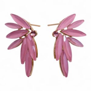 Pendientes de hada de vidrio rosa con pétalos en punta, brillante rosa y montura dorada