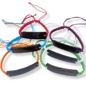Pulseras de la amistad de cordón trenzado de colores con placa de coco lisa, sin estampar; se envía una, de color al azar
