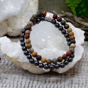Pulsera doble de cuentas de jaspe Picasso multicolor y de hematita magnética con un tubo grabado con un árbol de la vida