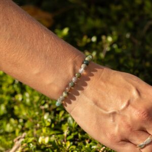 Pulsera elástica de cuentas de ágata musgo de 6 mm en verdes, grises y ocres