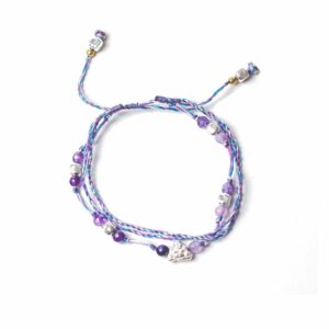Pulsera de hilo trenzado azul y morado con cuentas moradas, cuentas plateadas y un pequeño Buda
