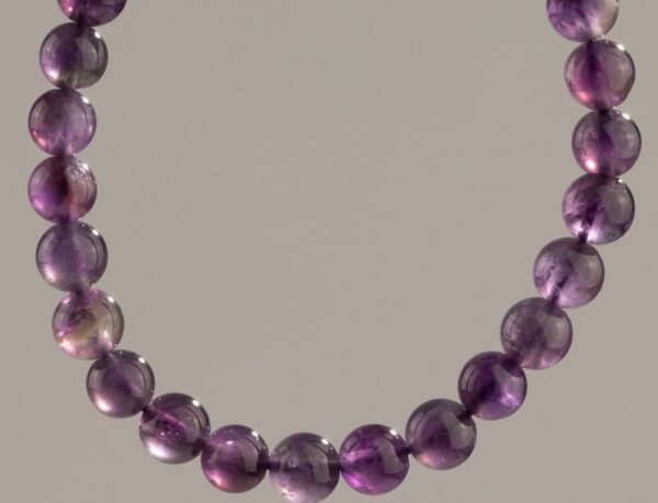 Pulsera elástica fina de cuentas de amatista de 6 mm en violeta y lila