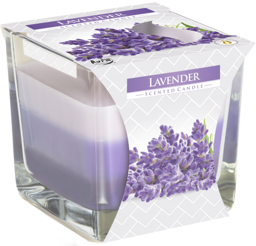 Vela de lavanda en vaso cuadrado de vidrio con capas de cera en tres tonos de violeta y faja con flores de lavanda